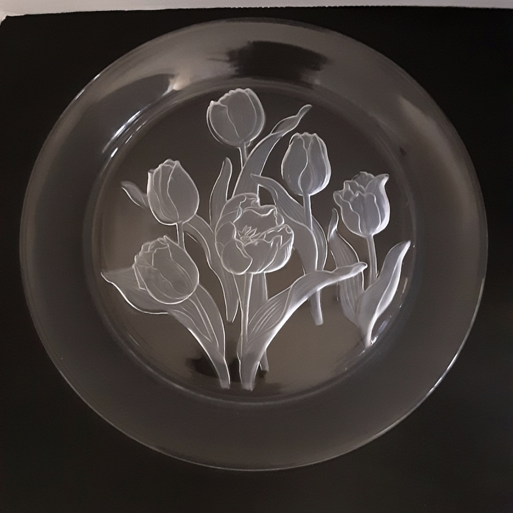 Large Glass Serving Platter Tulips Big & Heavy 13 3/4" Round Floral Tray